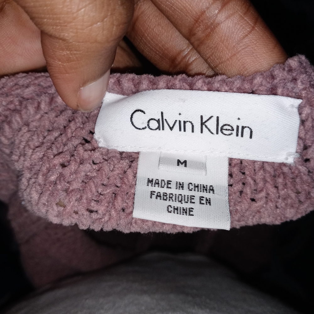 I am selling a calvin klein sweater